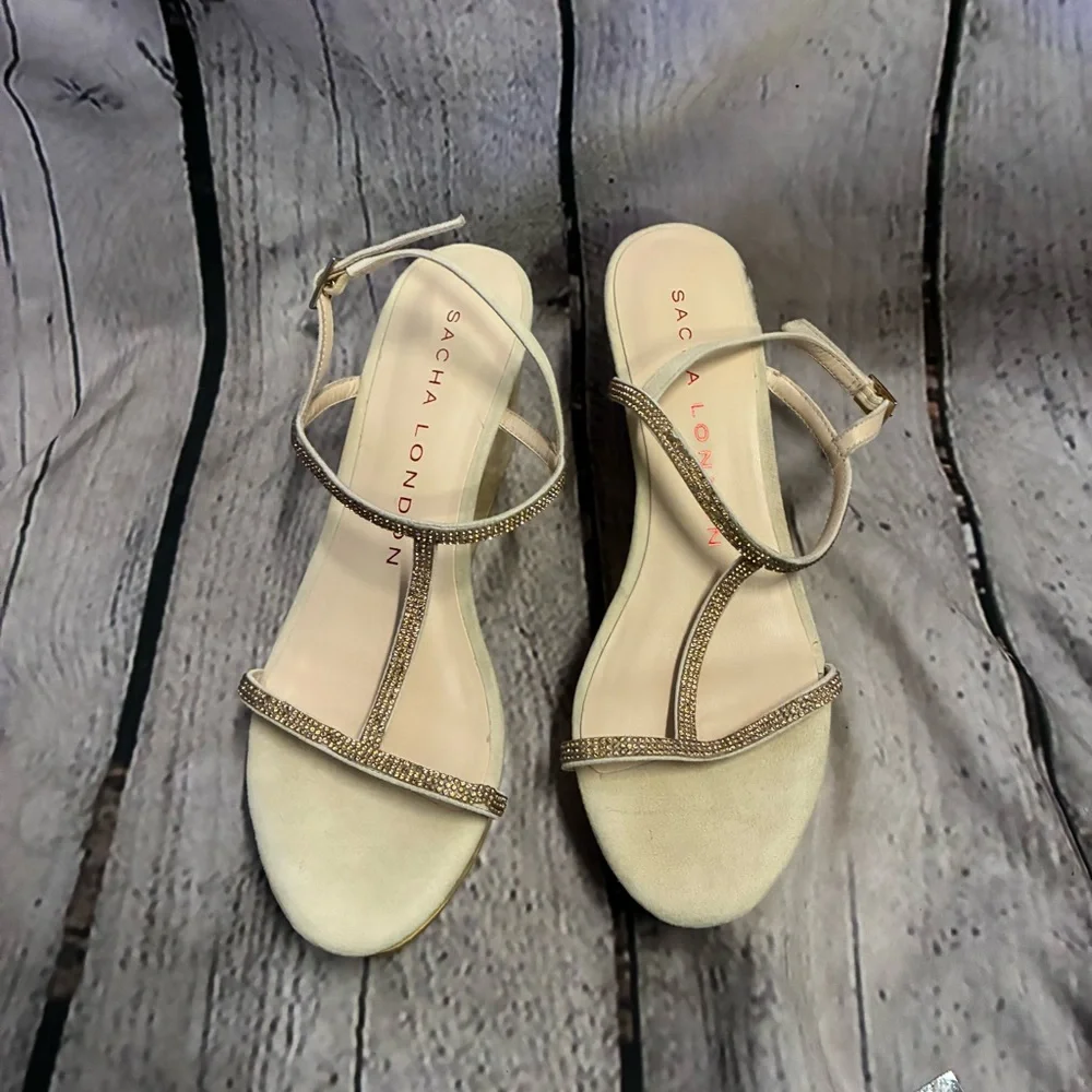 Sacha London Beige Suede Rhinestone Strap Yellow Cream Platform Wedge Sandals 10